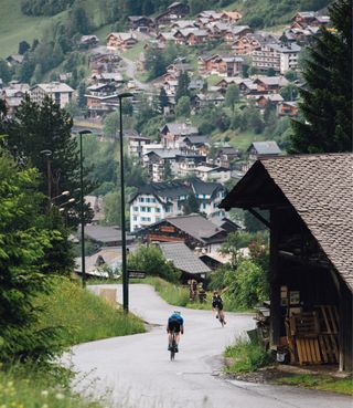 Col de Joux Plane descent into Morzine_Daniel Gould