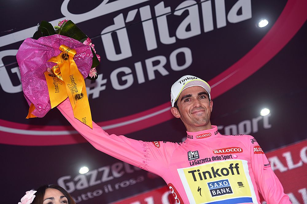 Alberto Contador (Tinkoff-Saxo) stays in pink despite shoulder pain