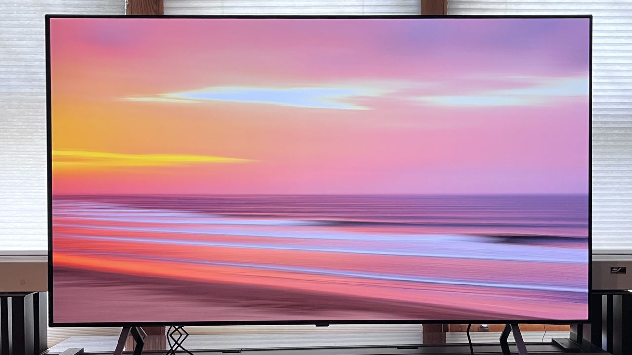 LG B4 OLED TV avec une image color&eacute;e