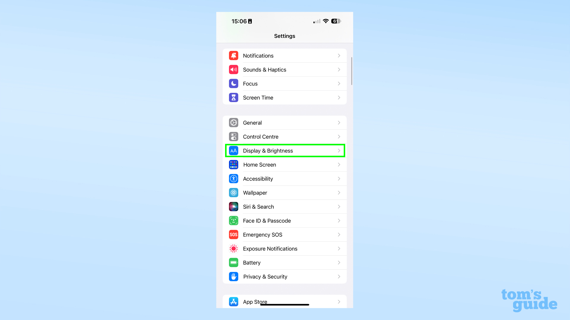 Скриншот приложения настроек iOS 16.2, показывающий главное меню.