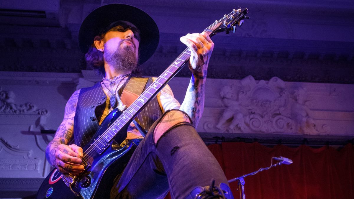 Jane&#039;s Addiction perform live with Dave Navarro at London’s Bush Hall