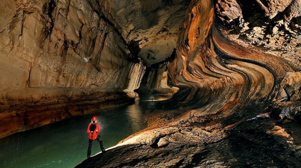 caving