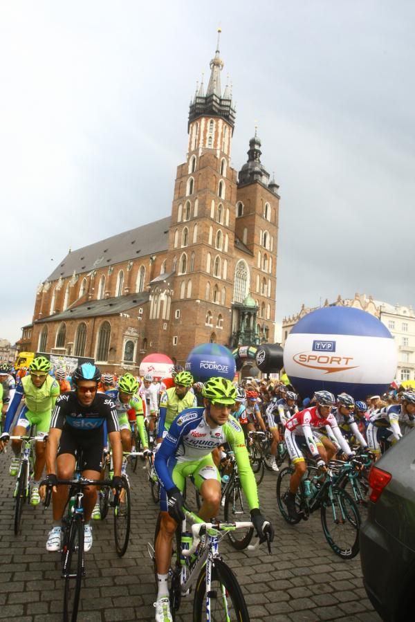 And they're off on the streets of Krak&oacute;w...