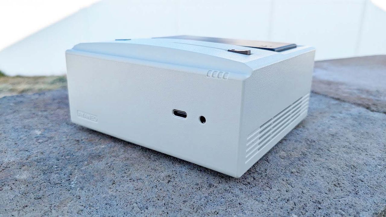 AYANEO Retro Mini PC AM01 USB-C and headphone jack.