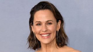 jennifer garner on the red carpet with a bob hairstyle