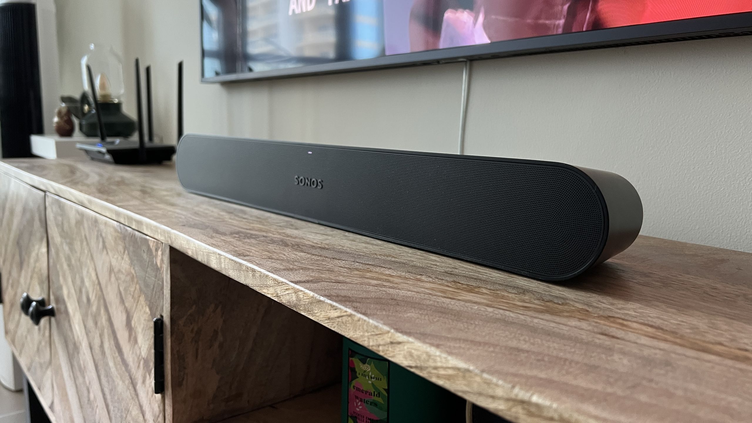 يوفر مكبر الصوت Sonos Ray الذي يقل سعره عن 200 جنيه إسترليني “تحسنًا كبيرًا في الصوت”، مما يجعله مثاليًا لمشاهدة كأس العالم