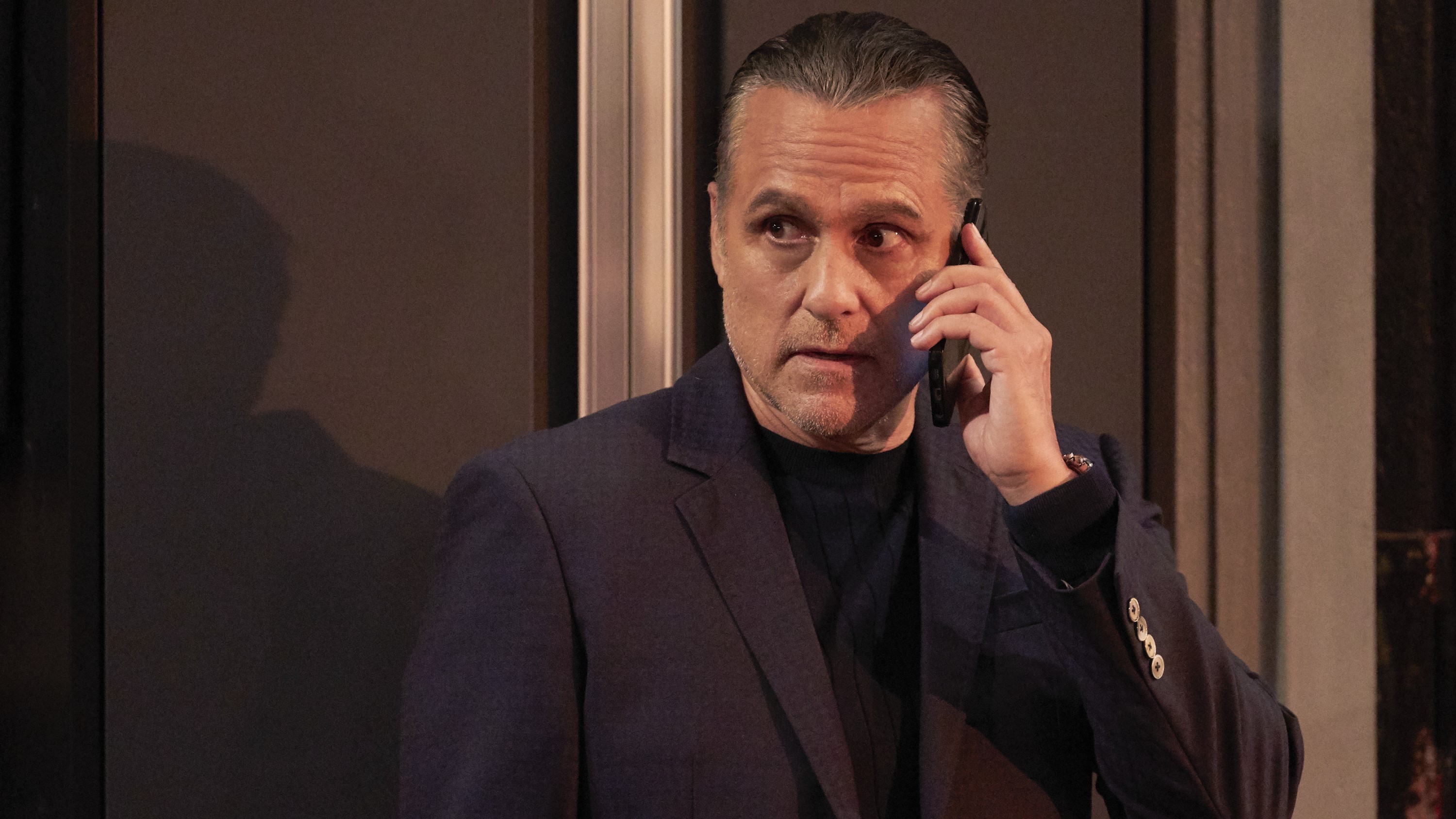 Maurice Benard as Sonny on the phone in General Hospital