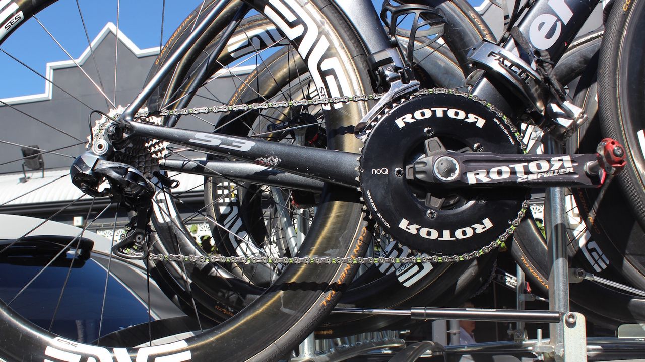 Team Dimension Data opt for a KMC X11SL DLC chain in team colours