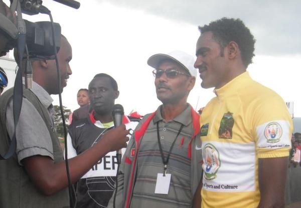 Interview with the new race leader Tesfai Teklit and the Eritrea Federation President Tesfai Beri.