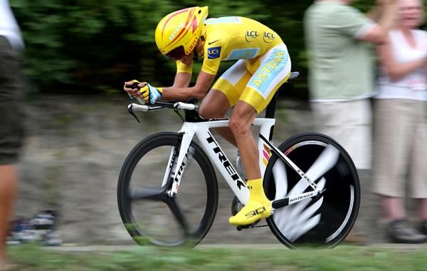 Alberto Contador puts his head down and digs.
