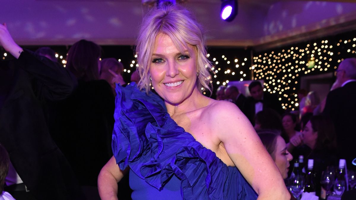 Ashley Jensen attends the 2023 BAFTA Scotland Awards After Party in a blue one shouldered dress 