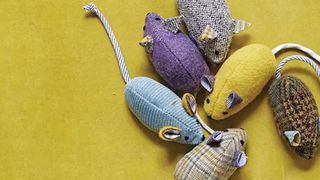 Menswear mouse toy