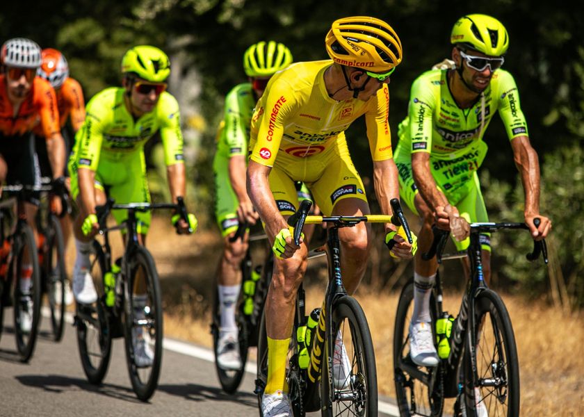 Artem Nych (Anicolor-Tien21) in the leader&#039;s jersey at the 2025 Volta a Portugal