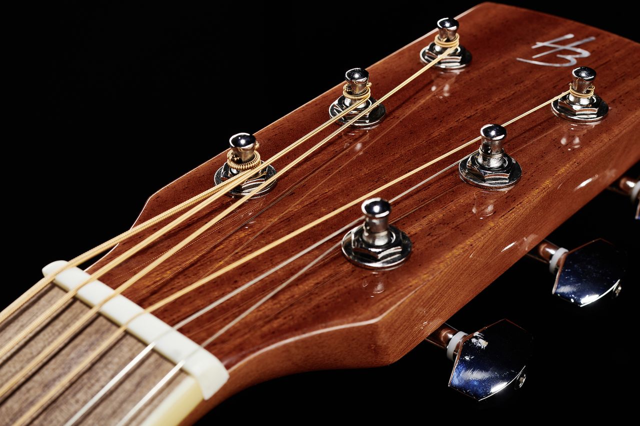 Harley Benton's new CLD-60SMCE NT acoustic