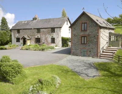 powys-farmhouse