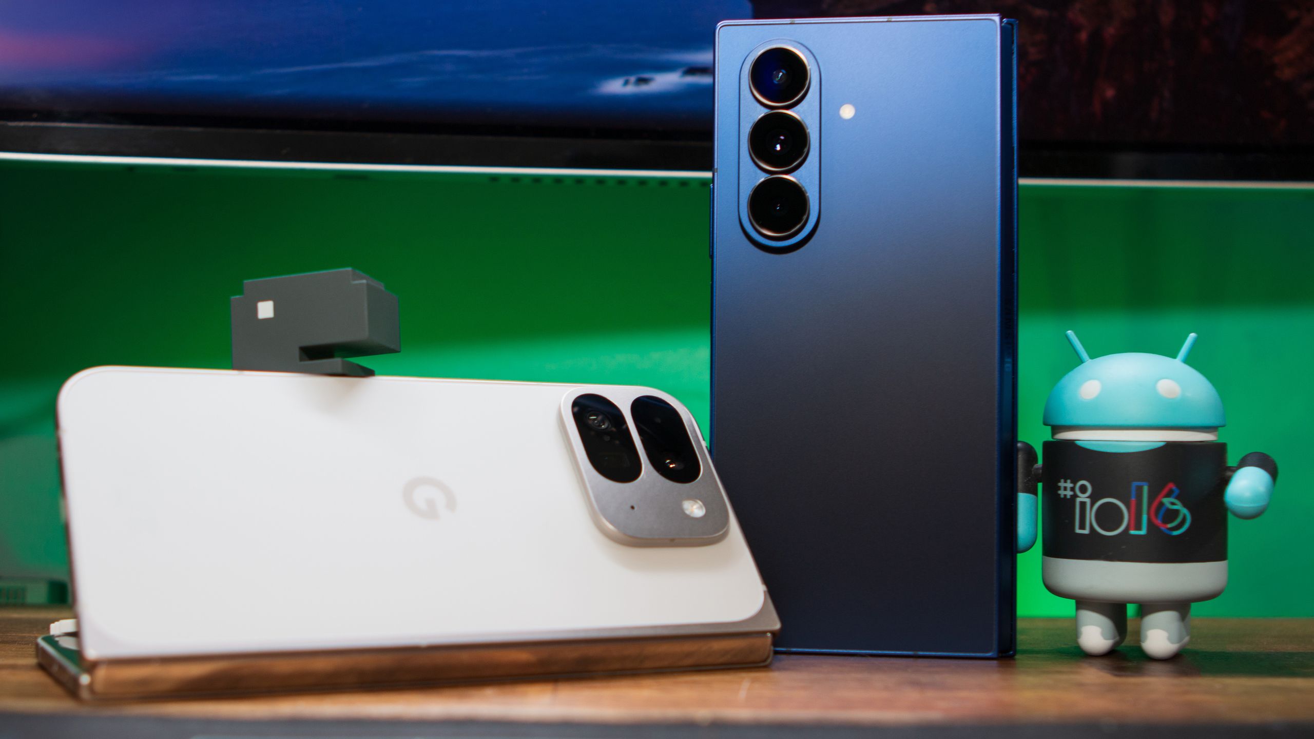 Android スマートフォン What will your phone look like in 2035? It won't even leave your