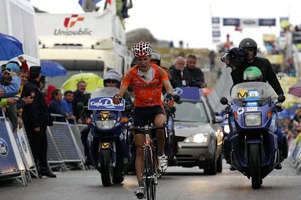 Igor Anton (Euskaltel) celebrates at the finish
