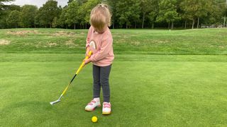 Inesis Kids Golf Kit 2-4 Years putter testing