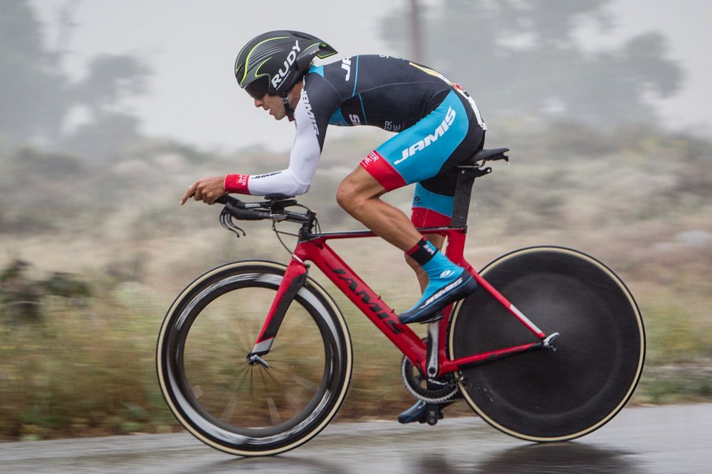 Janier Acevedo (Jamis) gets out on course