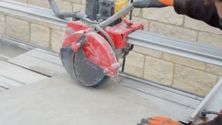 How to lay porcelain tiles outside: cutting porcelain tile