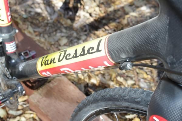 The robust down tube helps the bike's front end stiffness while the front derailleur cable boss offers a cable adjuster