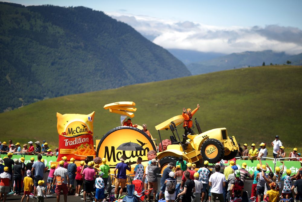 Is Peter Sagan driving that tractor?