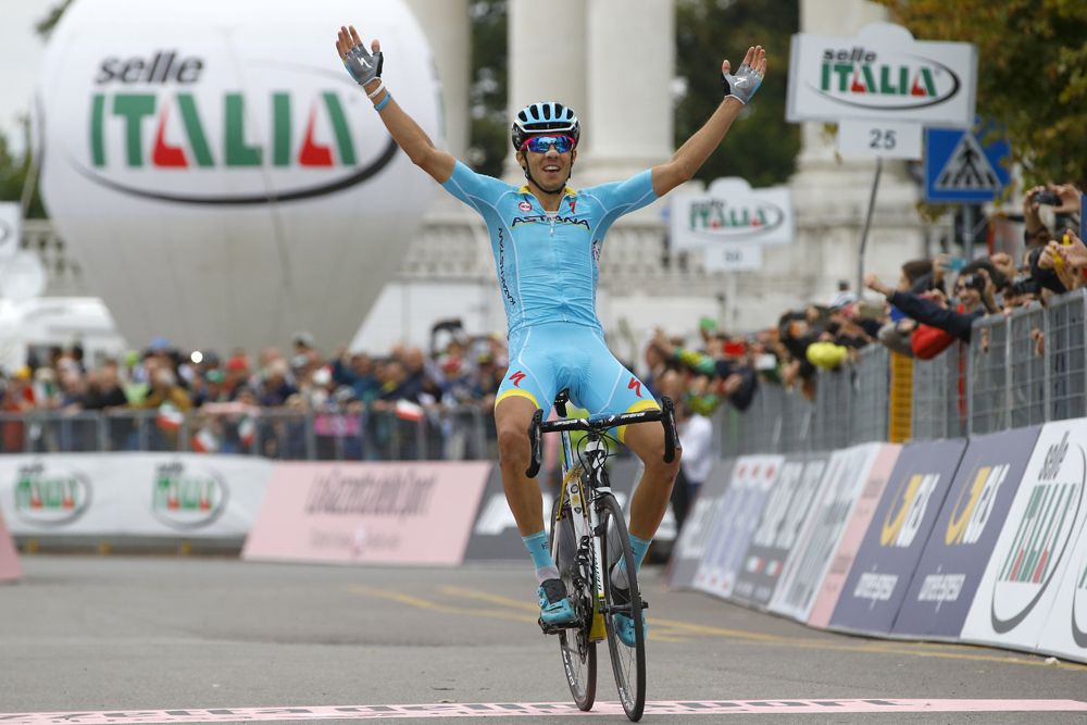 Rosa celebrates his win