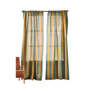 Pallido Curtain