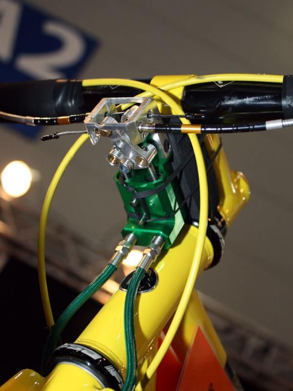 German company Tr!ckstuff showed off the Doppelmoppel mechanical-to-hydraulic converter at this year's Eurobike show.