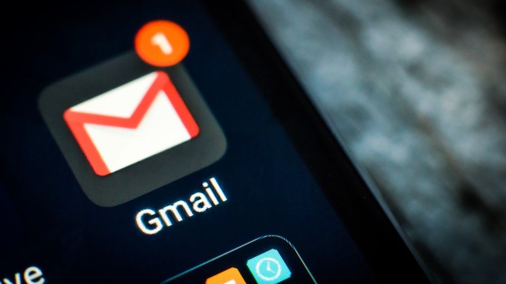 Gmail dark mode is finally rolling out for both Android and iOS