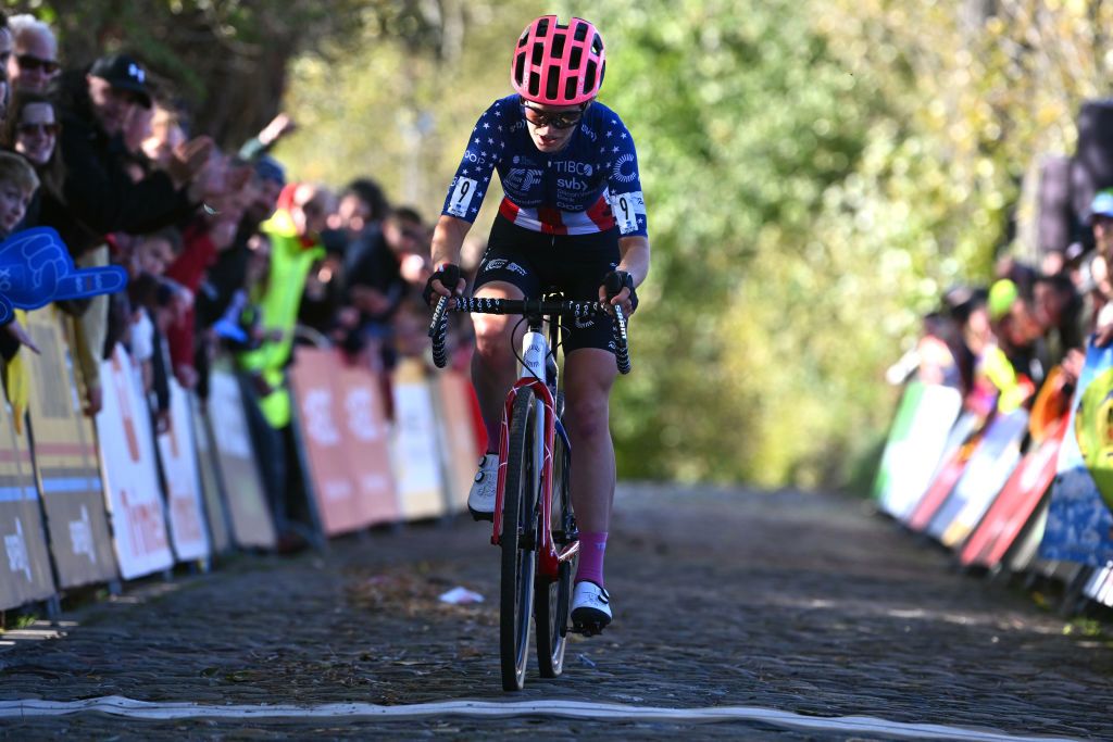 MAARKEDAL BELGIUM NOVEMBER 01 Clara Honsinger of The United States crosses the finish line during the 33rd Trofee Oudenaarde Koppenbergcross 2022 Womens Elite on November 01 2022 in Maarkedal Belgium Photo by Luc ClaessenGetty Images
