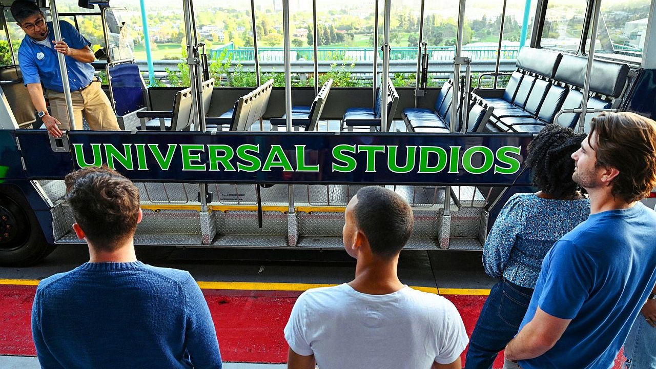 Universal Studio Tour Tram with Waiting Guests