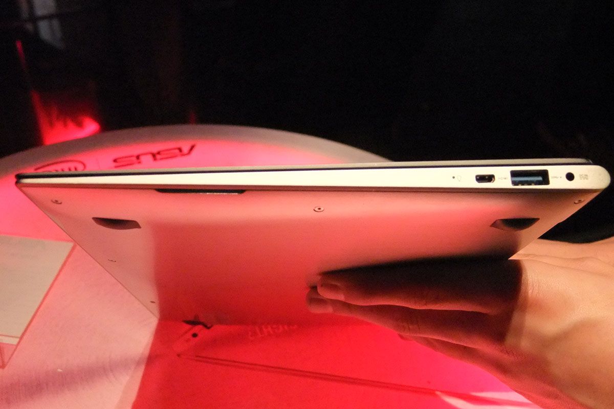 The USB3 and microHDMI ports on the right-hand side of the Asus Zenbook.