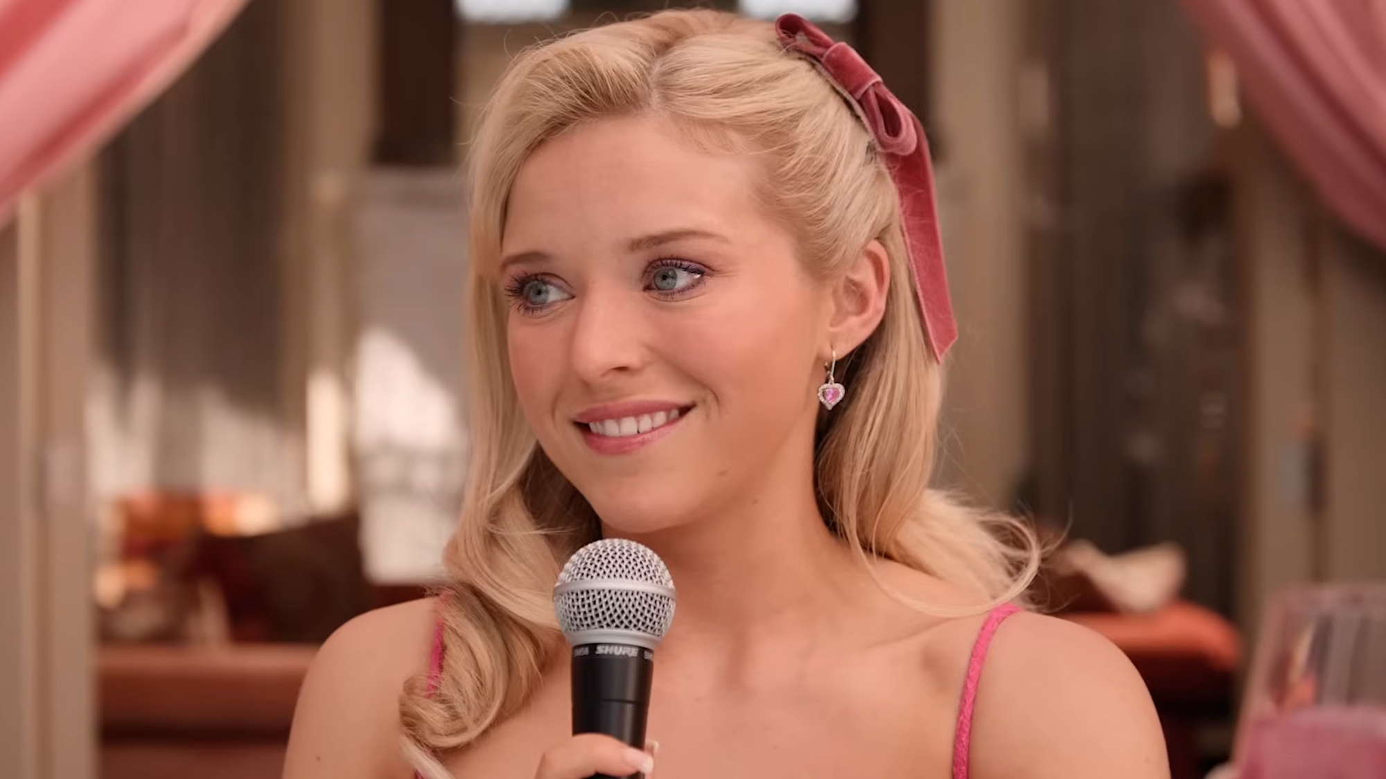 Lexi Minetree is Elle Woods in Elle.