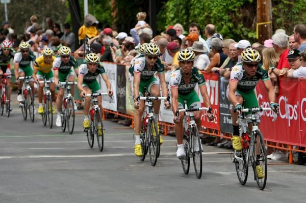 Kelly Benefits got on the front right away to protect the yellow jersey.