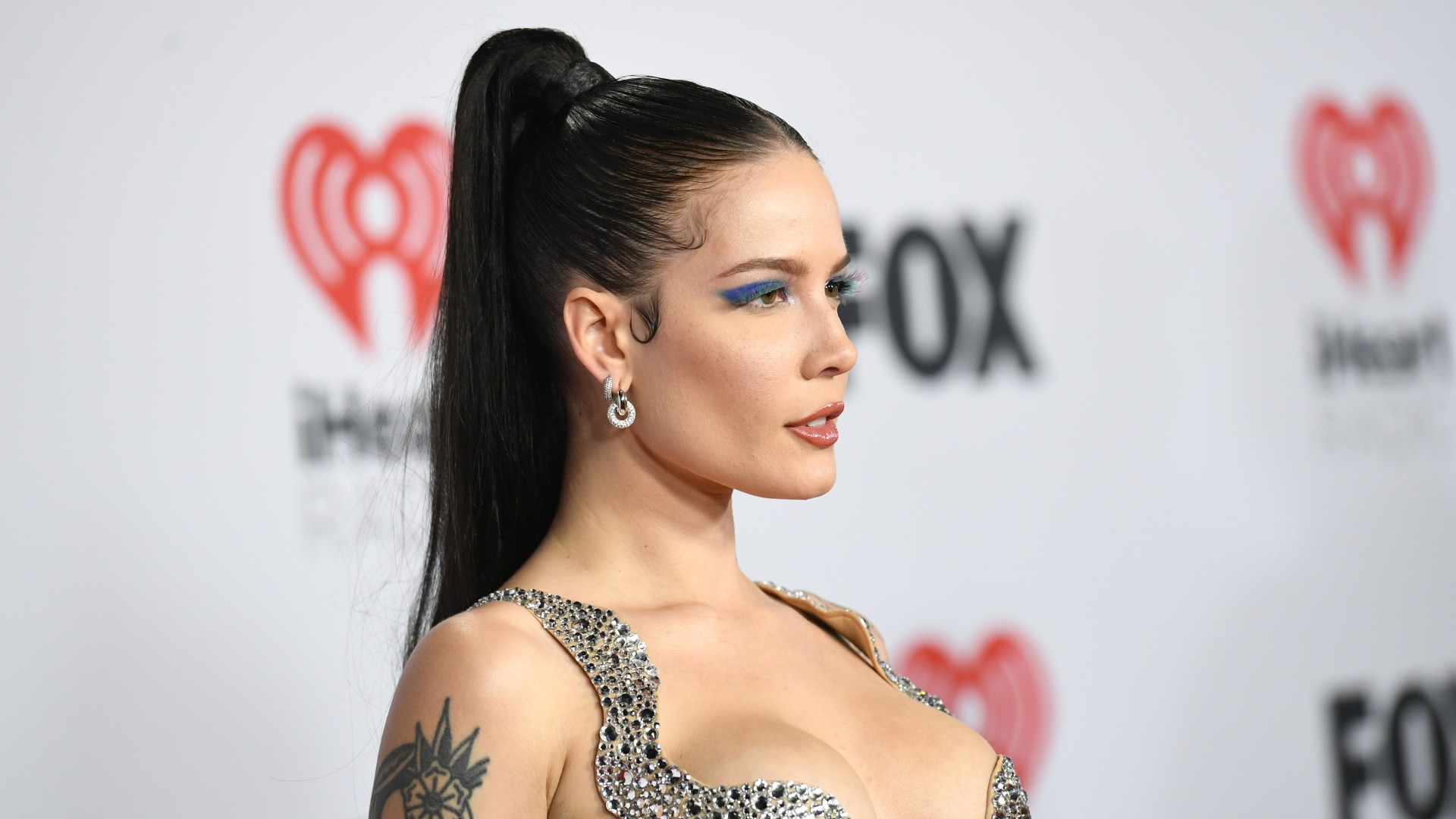 How to Achieve Halsey's Long Blue Hair - wide 6