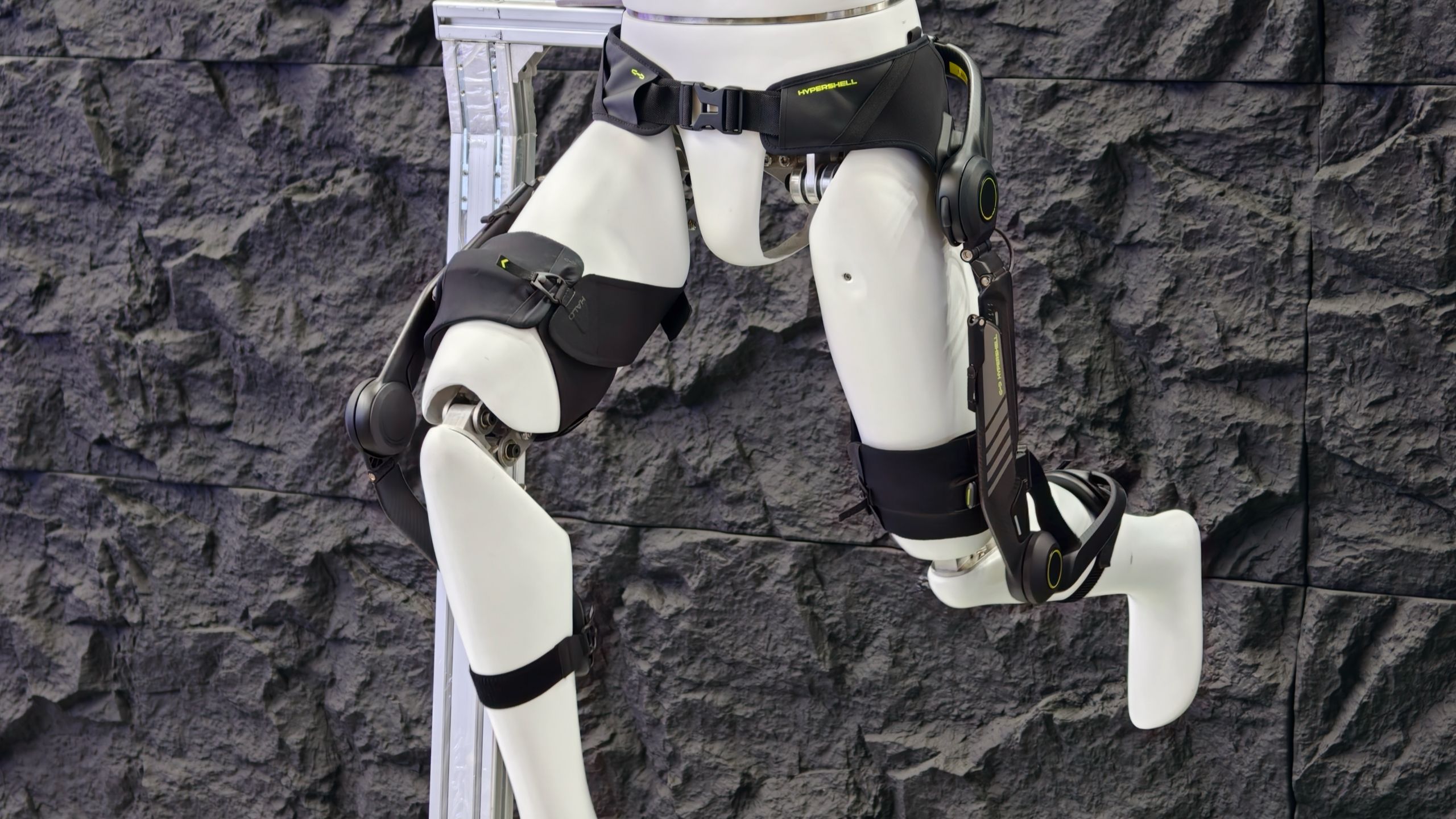 tomsguide.com - Sanuj Bhatia - This AI-powered exoskeleton supports your entire lower body - and still fits inside a backpack