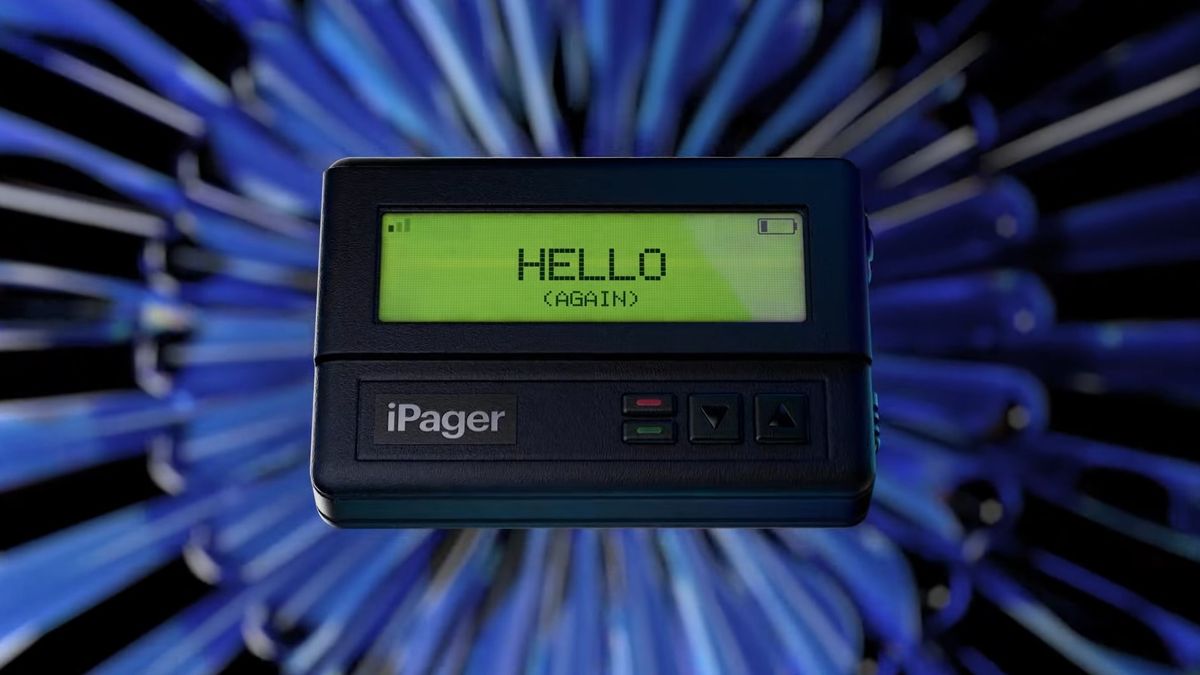 Google&#039;s new fictional &quot;iPager&quot; reveal, part of its #GetTheMessage campaign.