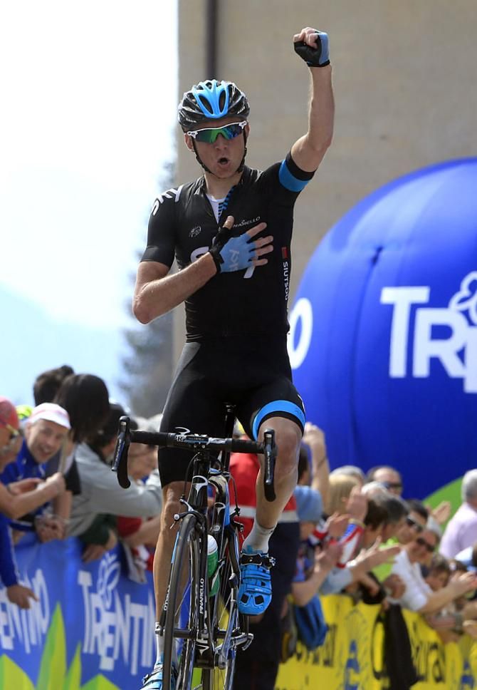 Kanstantsin Siutsou (Sky) wins stage 2