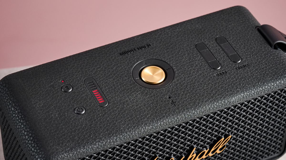 Buttons on the Marshall Middleton II