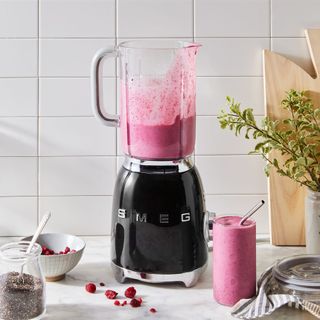 Smeg blender with berry smoothie mix