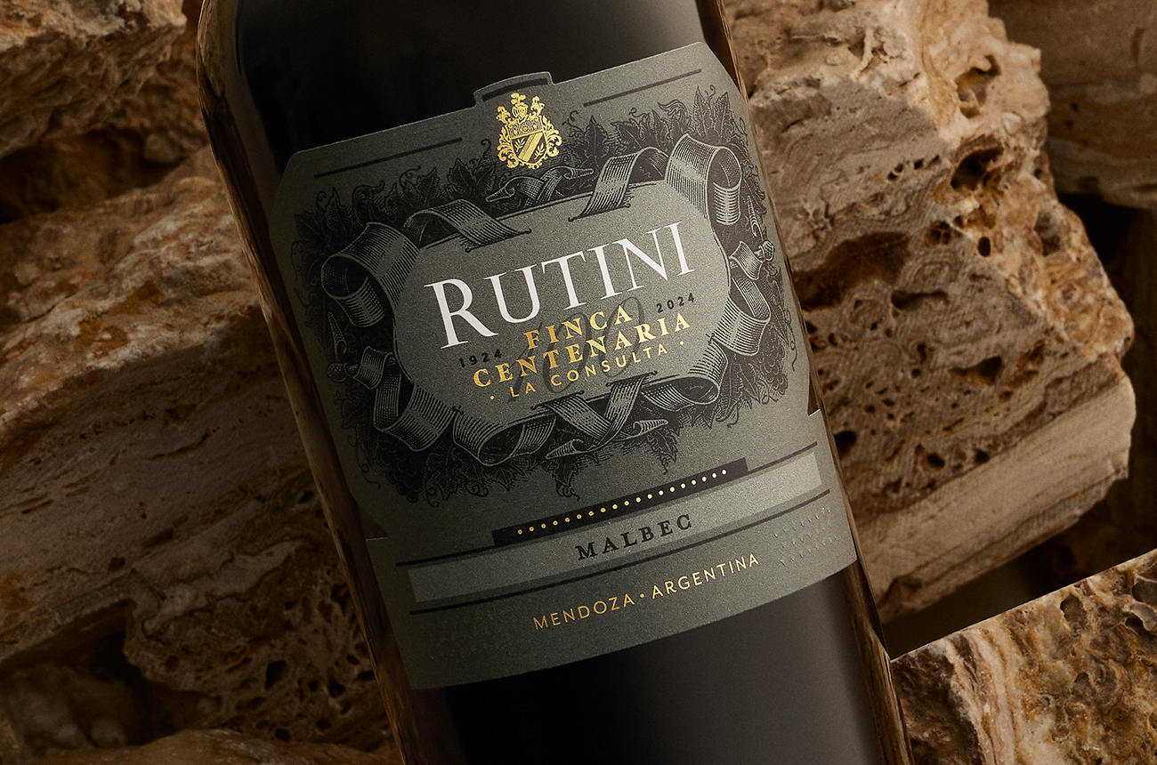 Close-up shot of Rutini La Consulta wine label