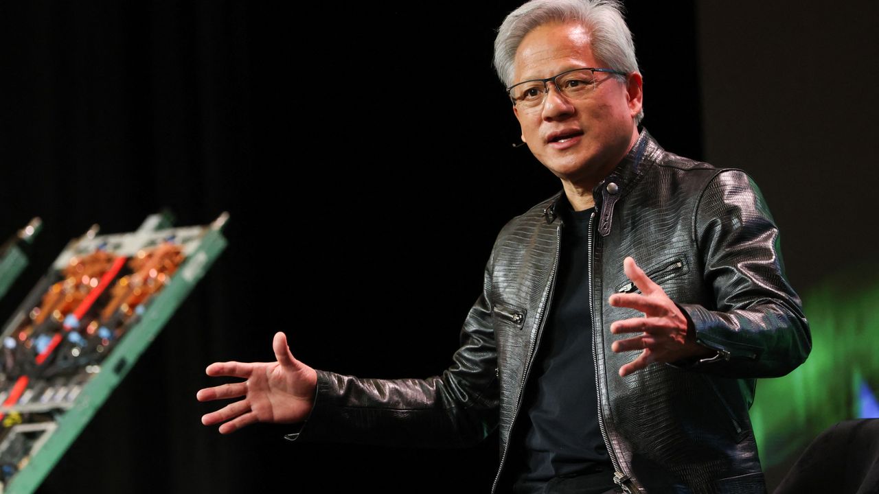 Jensen Huang (Nvidia) in Cina per il Capodanno Lunare: consegne H200 in vista