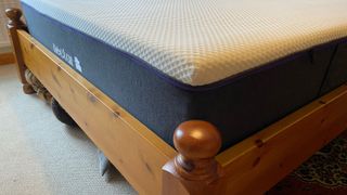 Close up of corner of Nectar Premier Hybrid mattress