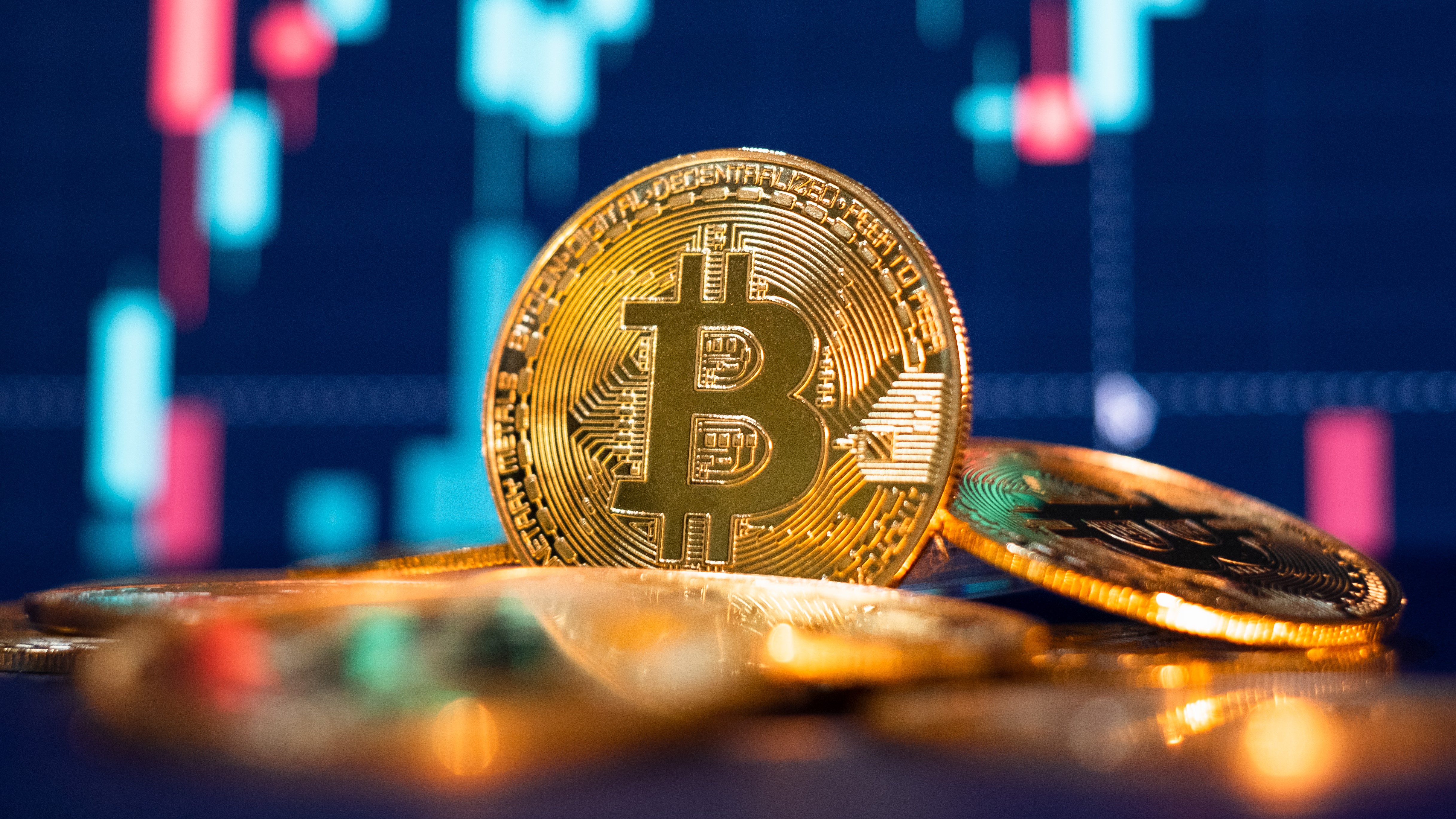 Bitcoin holds steady around $19,000 amid growing signs of institutional  adoption