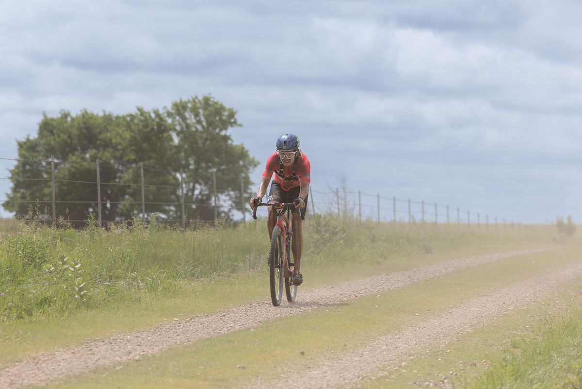 In the first significant attack of the day, Lauren De Crescenzo went off the front solo building up a gap that was at least 2 minutes.