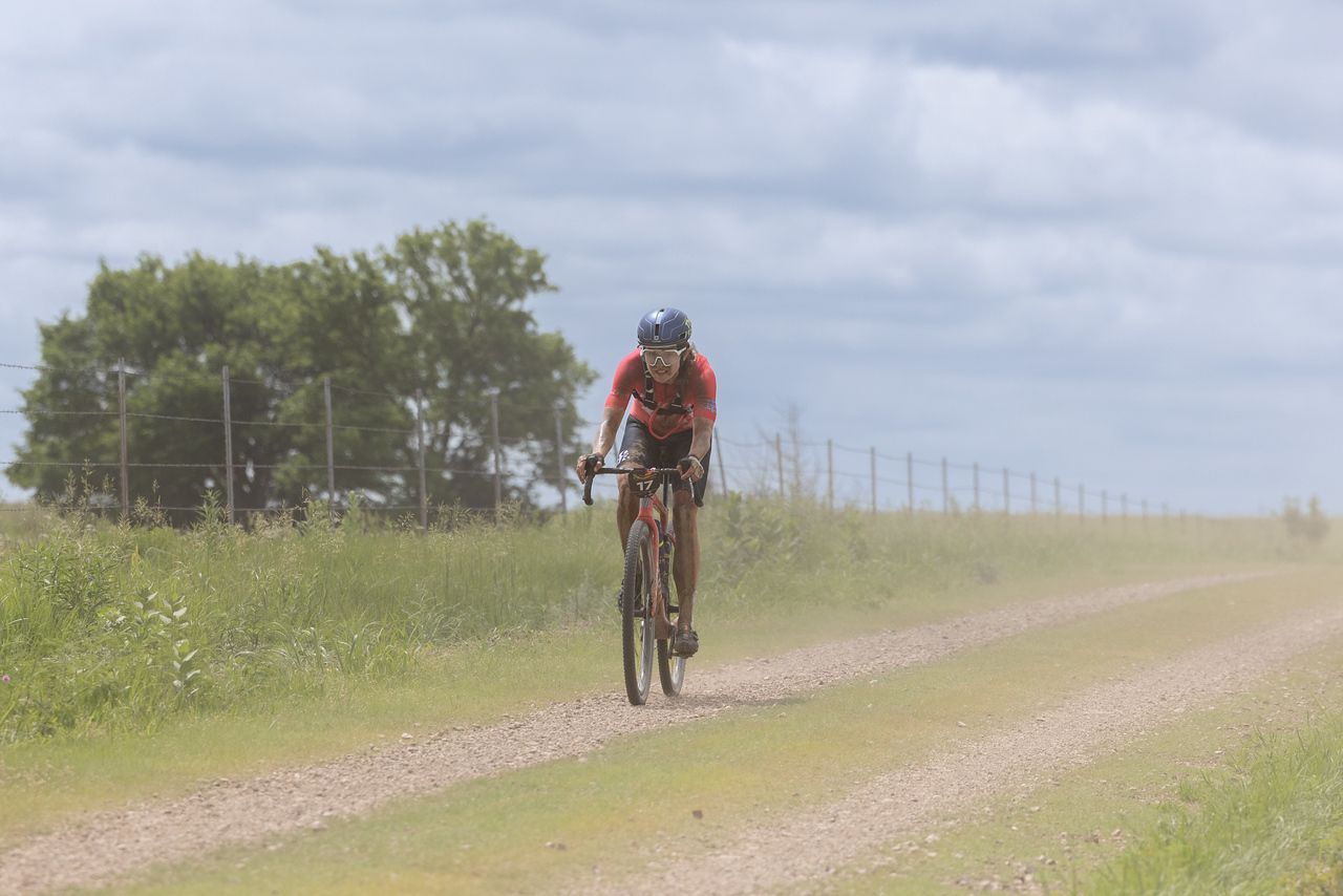 In the first significant attack of the day, Lauren De Crescenzo went off the front solo building up a gap that was at least 2 minutes.