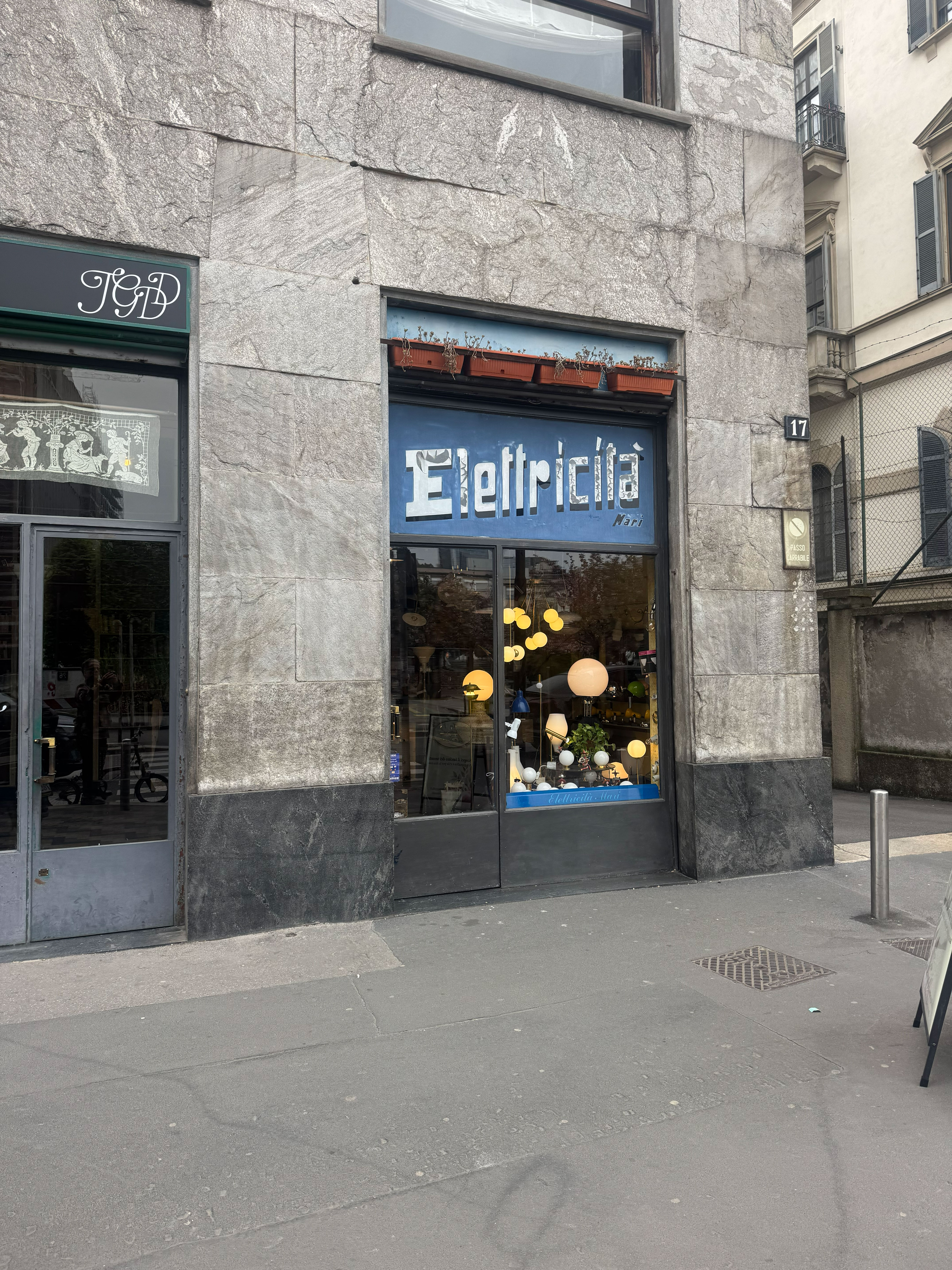 Typographic tourism pictures by Yorgo Tloupas