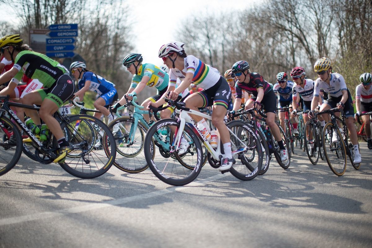 Lizzie Armitstead (Boels-Dolmans Cycling Team) rides in the main pack in the first, short lap of Trofeo Alfredo Binda