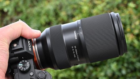 Tamron 50-300mm f/4.5-6.3 Di III VC VXD product image